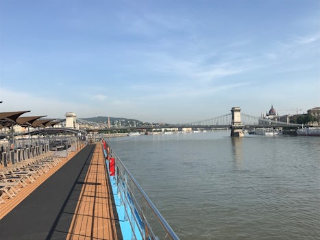 Approaching the Chain Bridge, Budapest