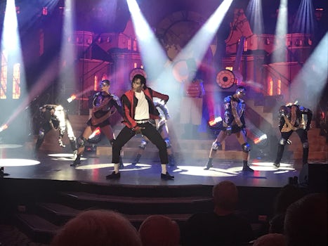Michael Jackson impersonator! "Timeless" was the BEST show we have