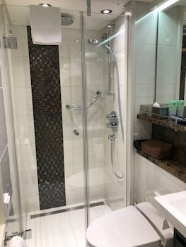 Cabin Bath - Great Shower!