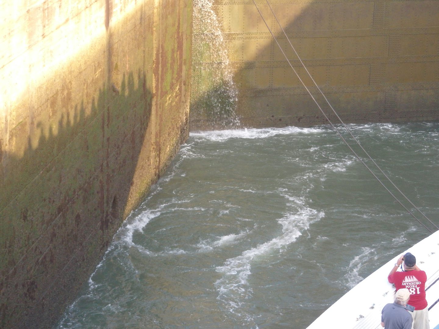 Lock chamber filling with water