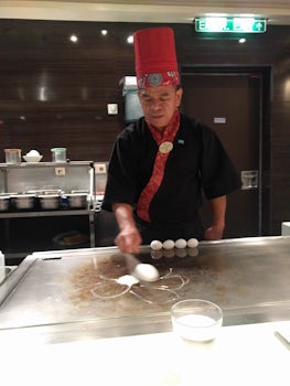 The show that the chef puts on in the Tappenyaki. Great time.