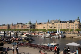 Stockholm
Walked to town from ship. Palace right background of photo. So m