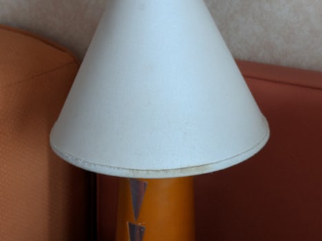 An example of the staining on the lamps, off the bottom rim there.  A nice