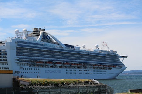 Grand Princess docked in Victoria, British Columbia