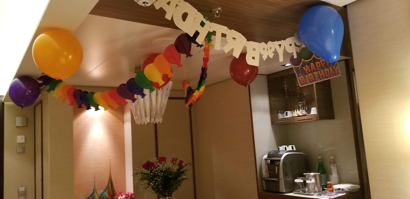 Cabin decorated for a Birthday