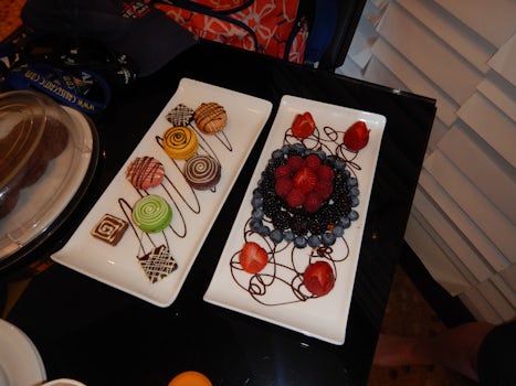 Birthday "Fruit"cake room service treat