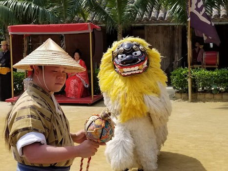 Lion-Dog, Okinawa entertainment