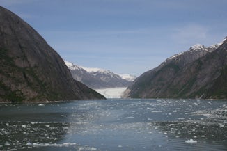 Cruising Sawyer Glacier.