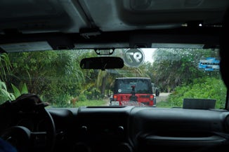 Monster Jeeps Cozumel