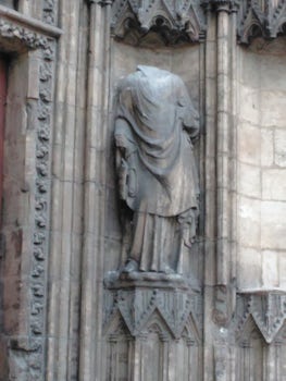 Saint that Protestants lopped his head off in Vienne.
