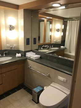 Grand Suite bathroom toilet
