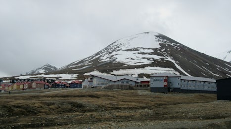 The Radisson Blu Hotel in Longyearbyen, where we slept for the few hours left after our arrival, before it was time to get up again.
