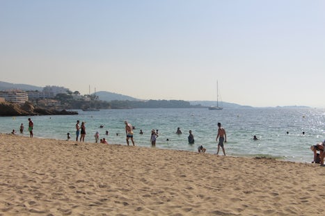 Beautiful beach and shore excursion at Palma de Mallorca