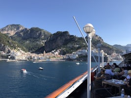 Breakfast in front of the Amalfi coast