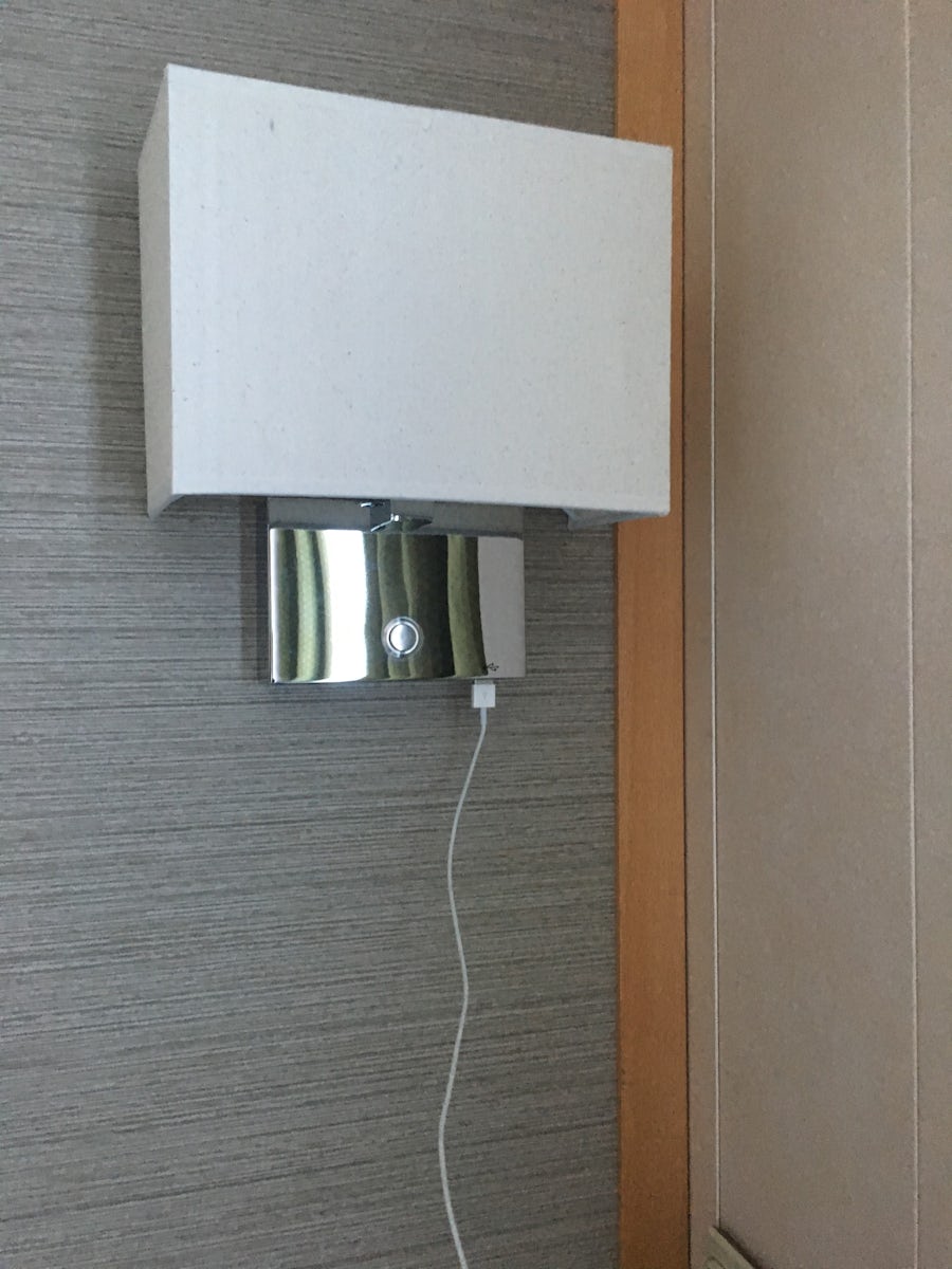 Useful usb charger socket within bedside lamp (bring your own charging lead