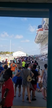 Worst embarkation ever, more than 90 minutes in line!!!