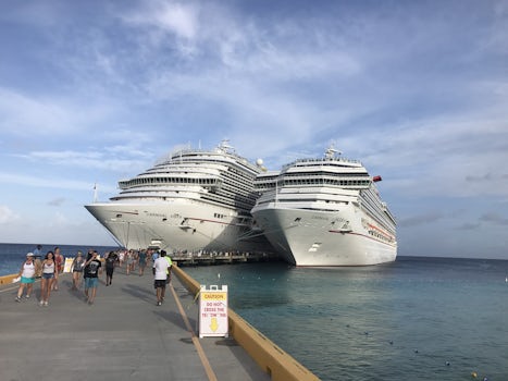 Carnival Vista and Carnival Conquest docked at Grand Turk