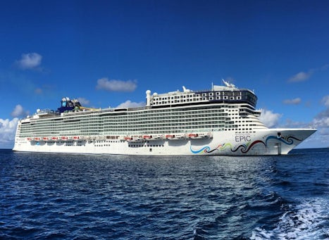 Norwegian Epic from tender at Great Stirrup Cay.