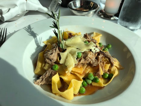 MDR Duck pappardelle.. looked pretty, taste was bland.