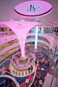 The atrium lobby - the main shopping center of the boat.