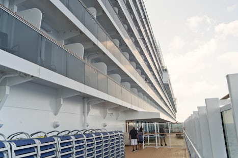 The promenade deck was generally way less crowded than the lido deck.