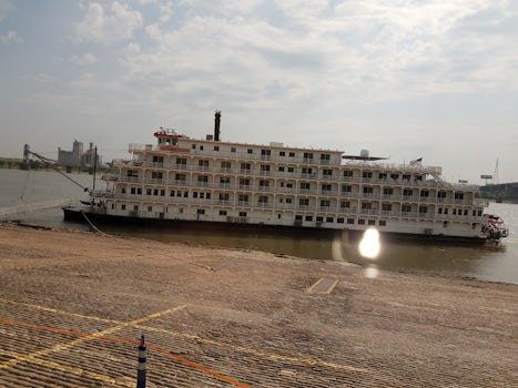 Our ship: Queen of the Mississippi at start in St. Louis