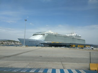 Symphony of the Seas docked in Palma de Mallorca