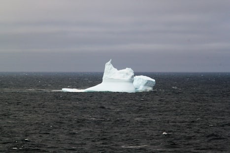 Iceberg to port!