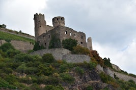 Castle viewing-Rhine Gorge