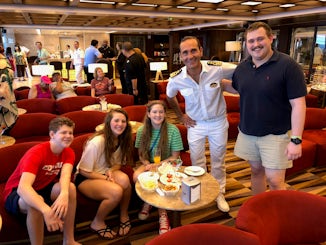 Cruise Critic Meet and Mingle with Captain
