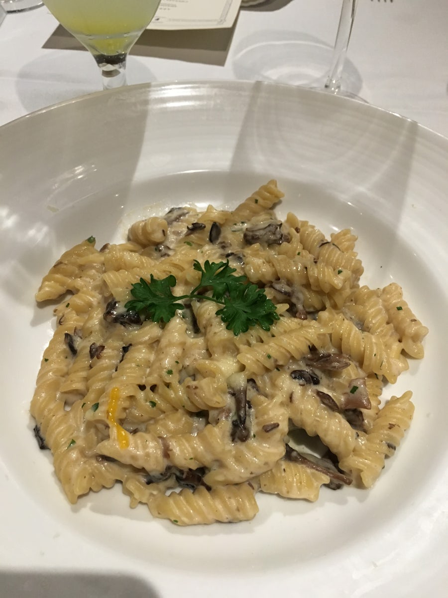 Mushroom garlic pasta