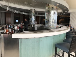 Martini bar with "ice" top in bad shape