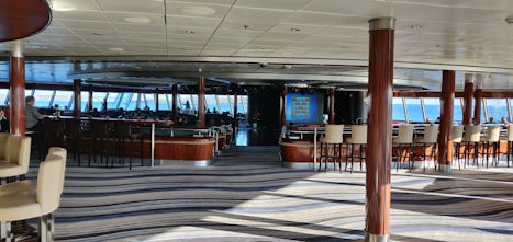 Spinnaker Lounge on a sunny morning