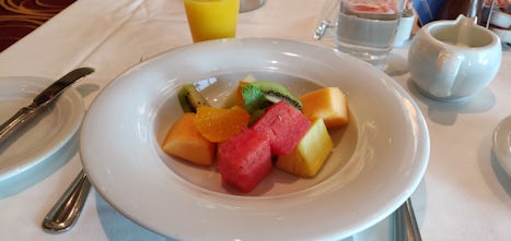 Fresh fruit plate (MDR breakfast, Saint John morning)