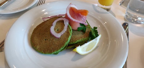 Spinach pancake with smoked salmon (MDR breakfast daily features, 2nd sea d
