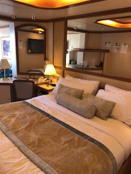 Mini-suite D327, sleeping area