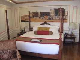 Heritage Room 302 - great bed