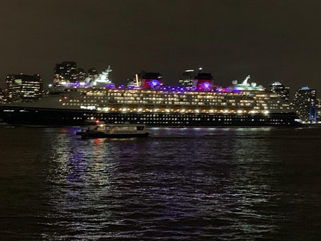 Photo of the Disney Magic leaving New York on the Hudson River