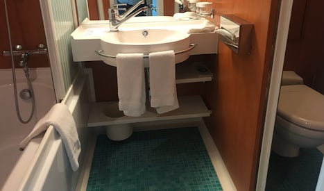 Bathroom cabin 11136