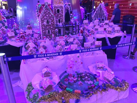 Harmony of the Seas - Gingerbread houses on the deck 5 promenade for Christ