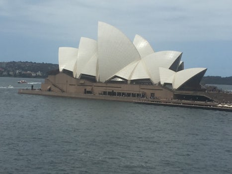 Sailing into Sydney Harbour