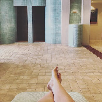 Lounging on the heated loungers in the Thermal Suite, post-pedicure.