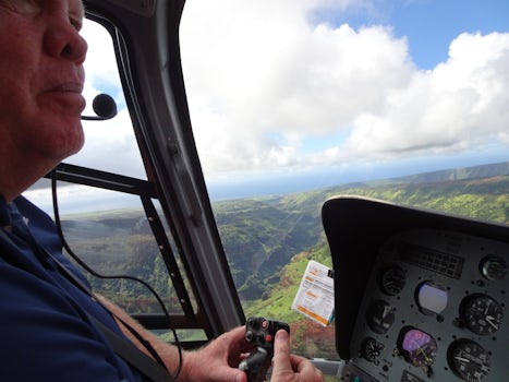 Pilot Greg flying tour on Kauai