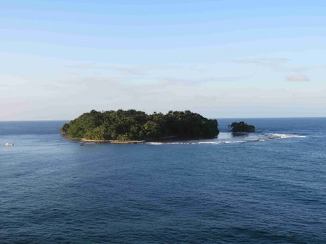 Island where Columbus landed on fourth voyage