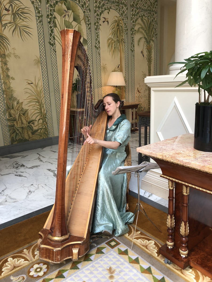 The harp player at the Four Seasons in St Petersburg
