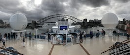 Diamond Princess leaving Sydney with Harbour Bridge in backdrop