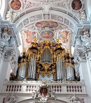 Pipe organ concert.