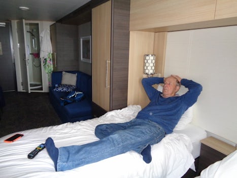 Cramped interior of Cabin 6690 Ovation of the Seas with hardly any space to