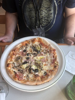 Alfredo’s pizza! Deck5. Don’t miss!