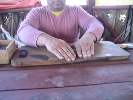 Hand rolling Cigars at a farm in Vinales National Park